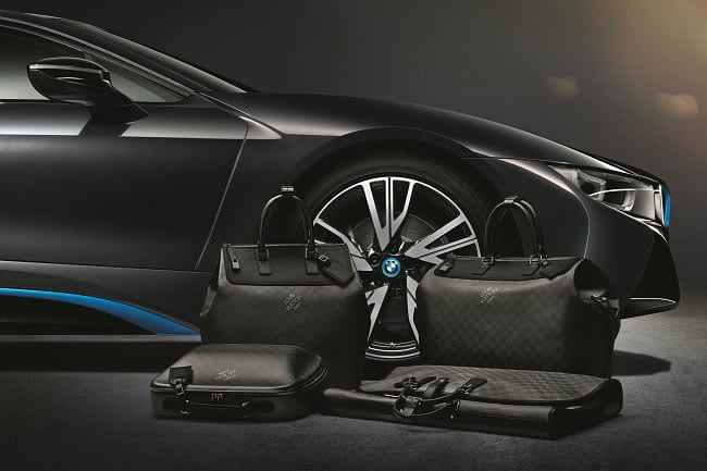 "Carbon fibre is transformed into luggage"