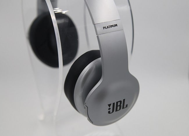 Platinum JBL Everest Elite 700 headphones