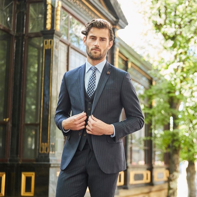 A Custom Suit Is A Must When Buying Clothes For Short Men